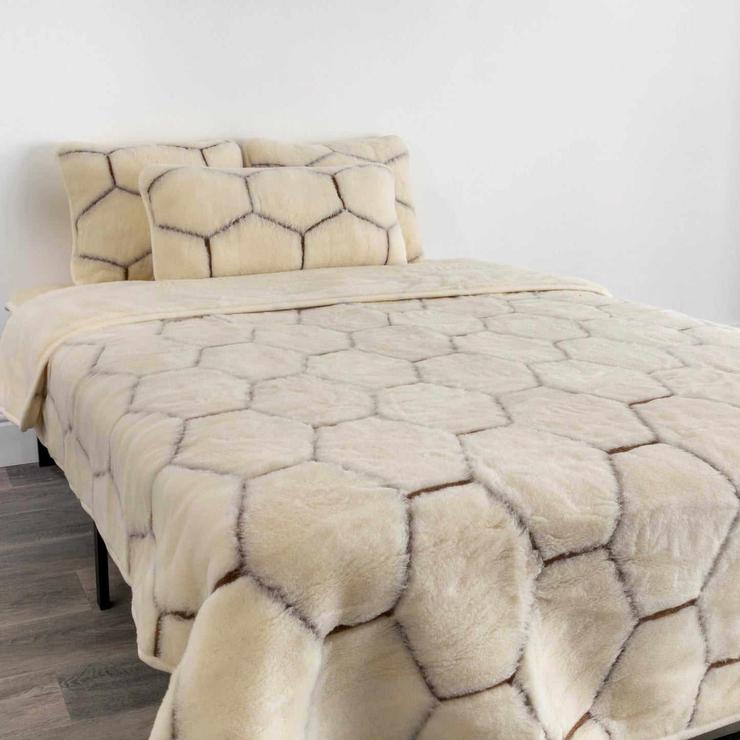 Cashmere Wool Quilt - Natural Hex 220 x 200cm - Oakavia