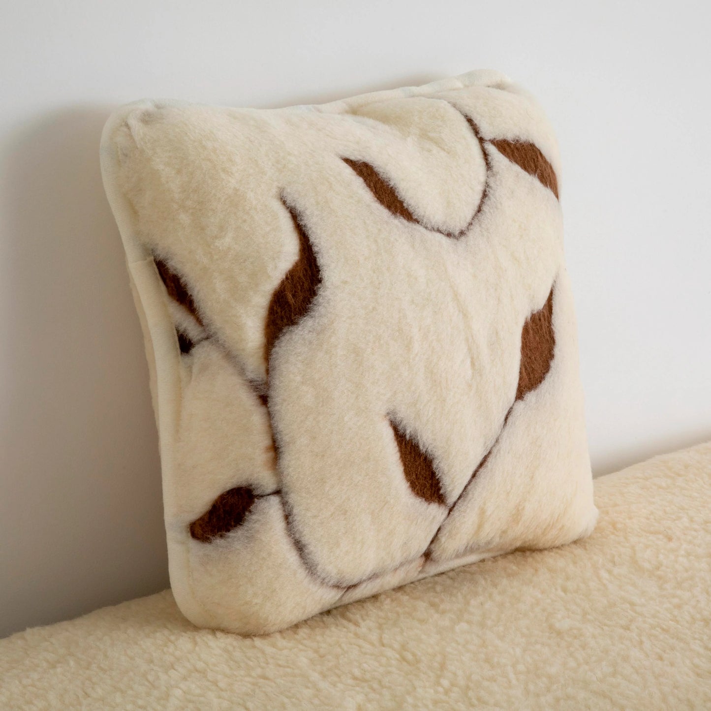 Merino Wool Pillow - Leaf 80 x 80cm - Oakavia