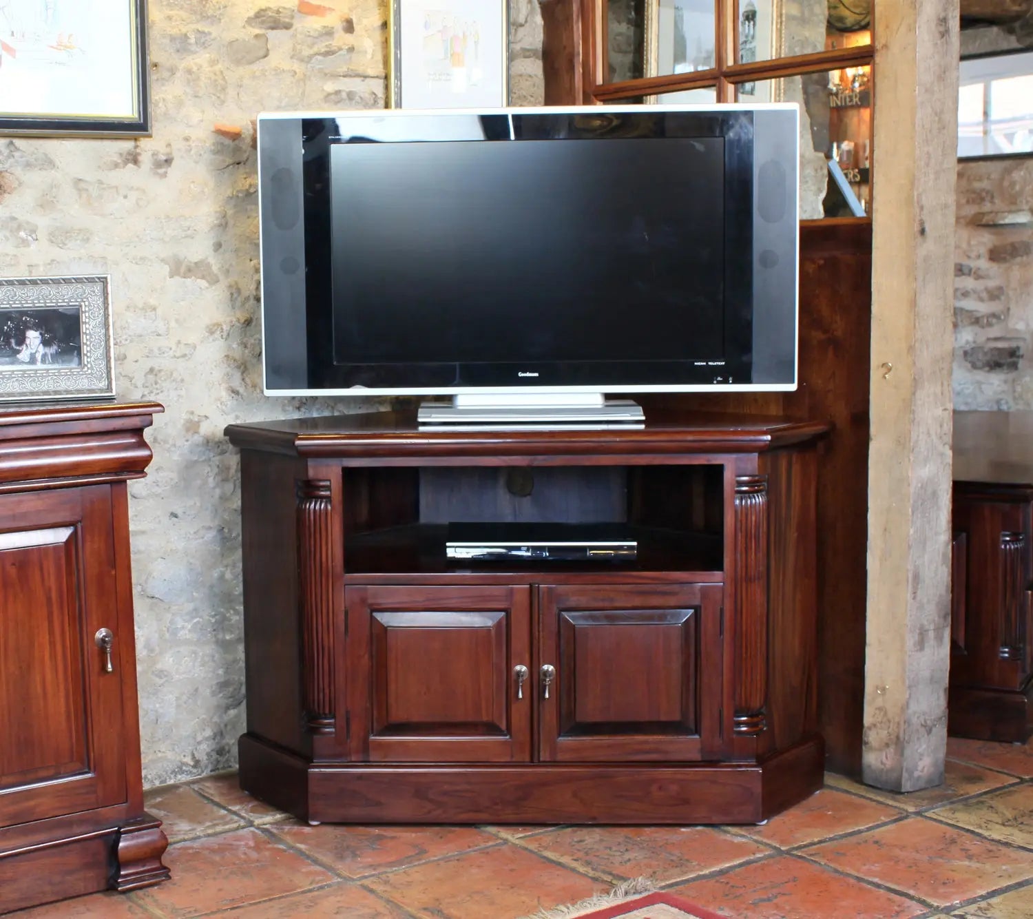 Wood Furniture UK - Shop La Roque Corner Television Cabinet - Oakavia