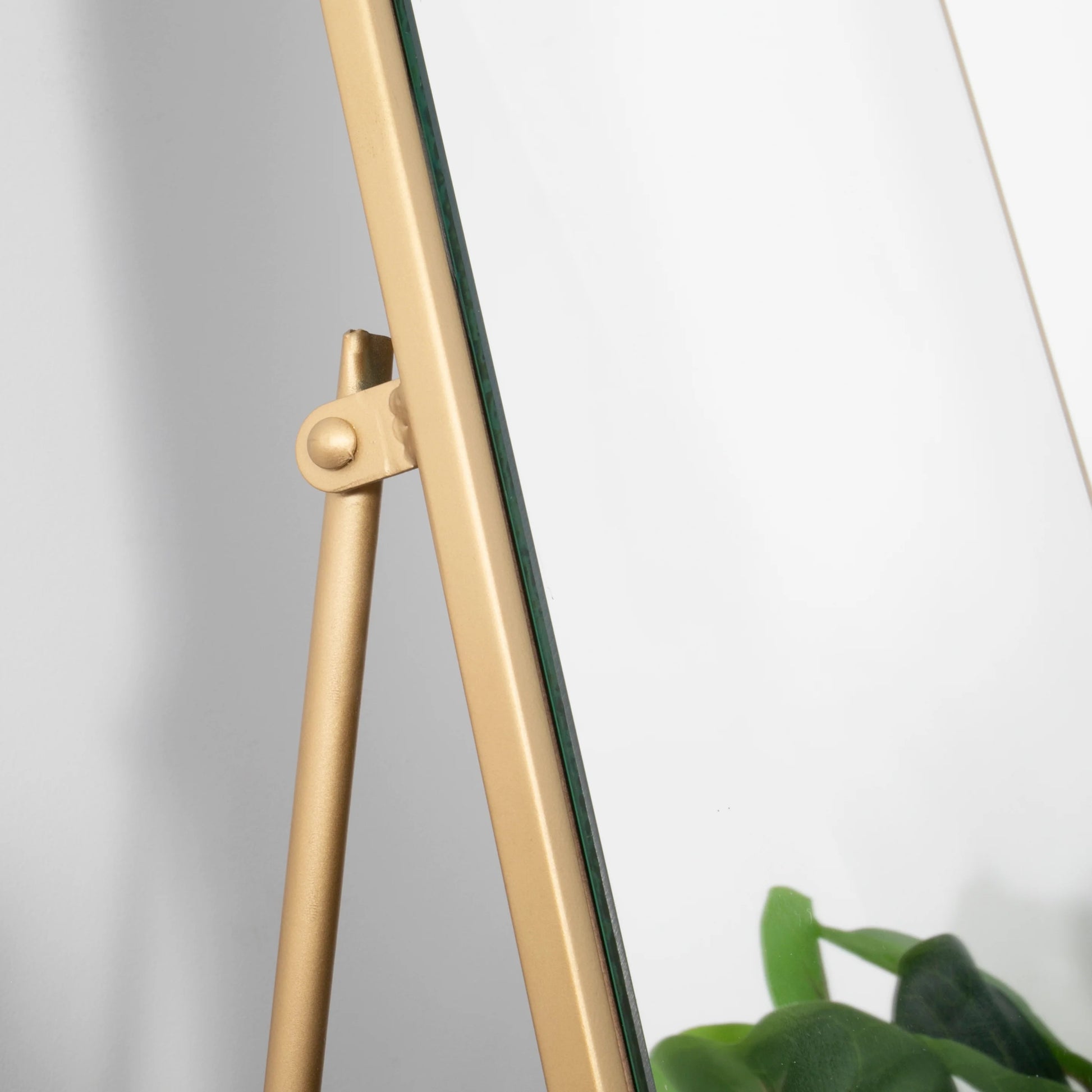 Gold Floor Standing Mirror with Rounded Detail - Oakavia