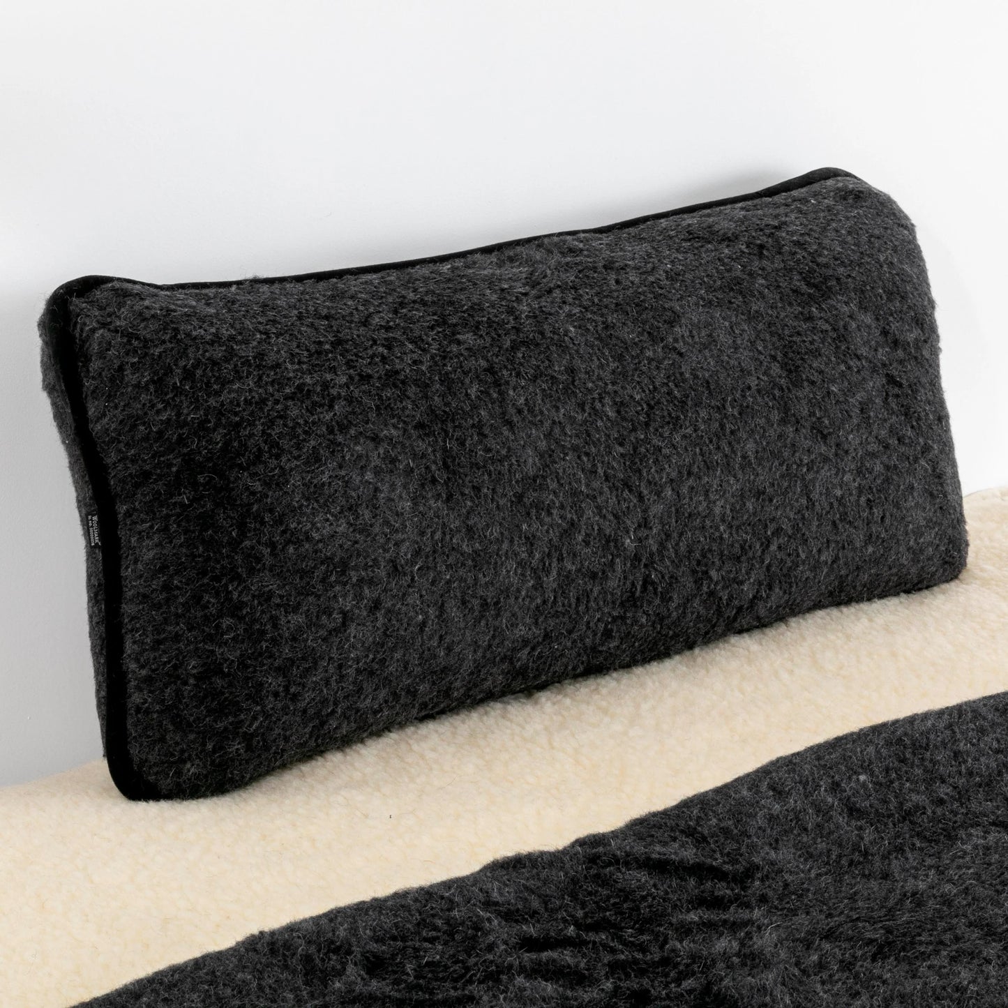 Merino Wool Pillow - Black 40 x 80cm - Oakavia