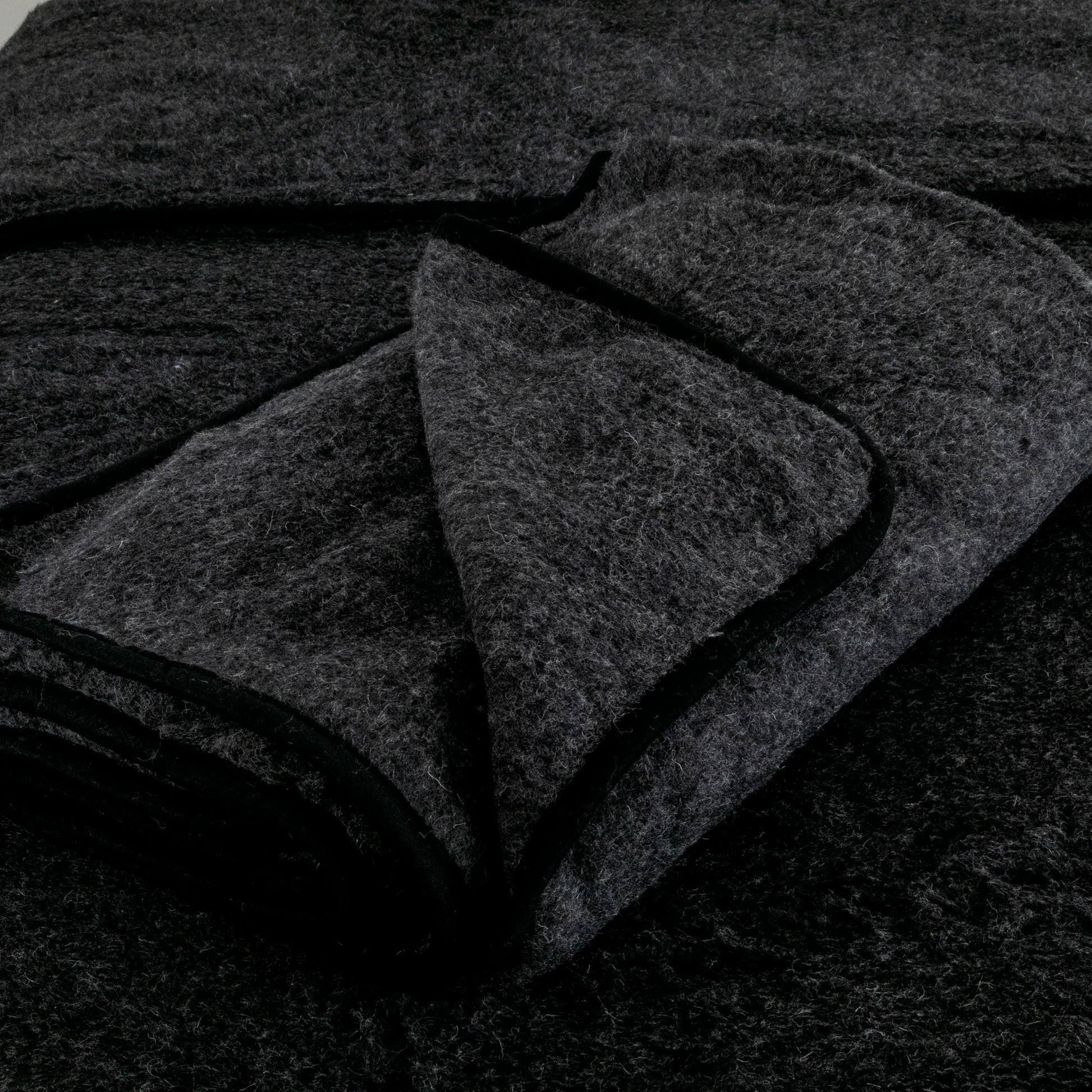 Merino Wool Blanket 130 x 170cm - Black - Oakavia