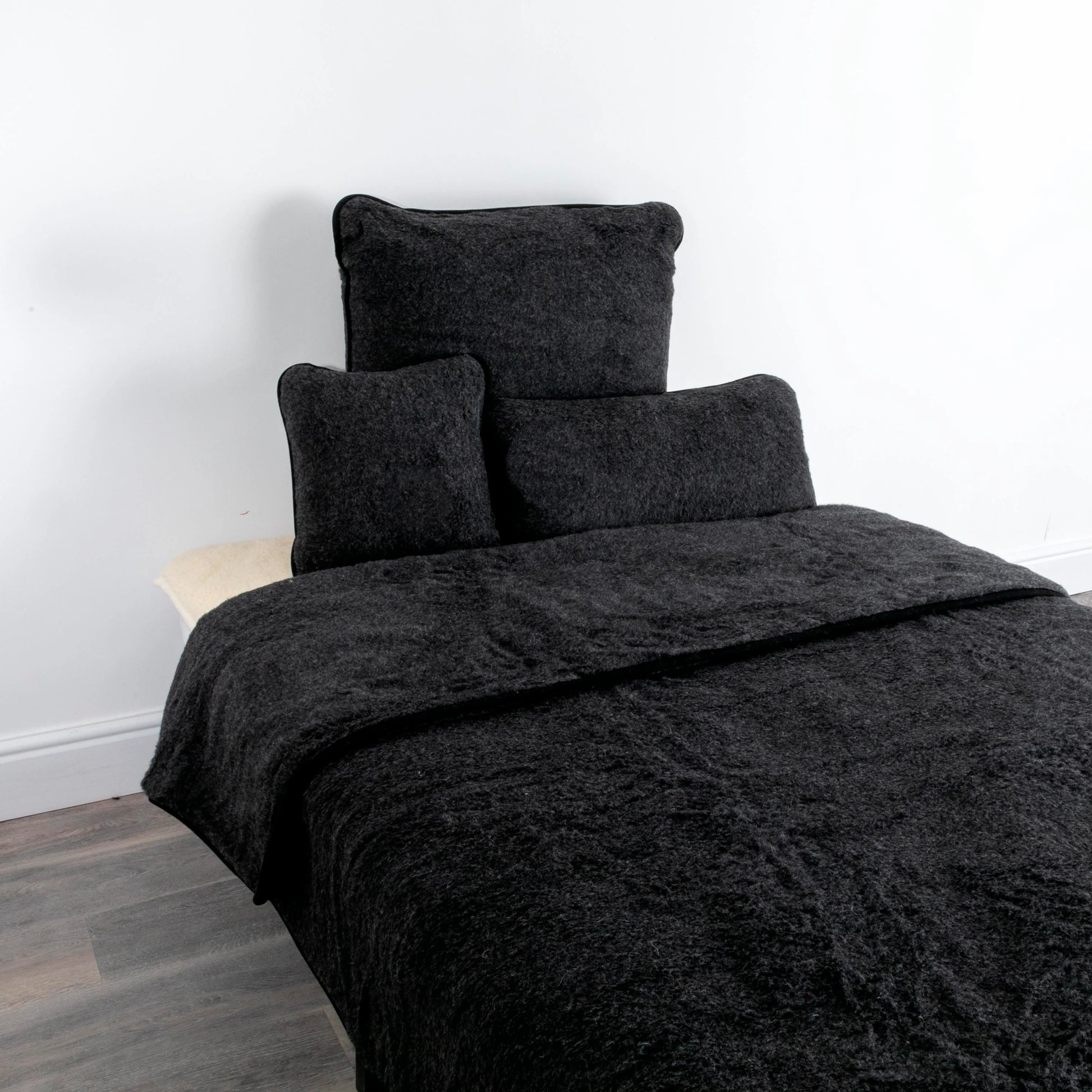 Merino Wool Quilt - Black 135 x 200cm - Oakavia