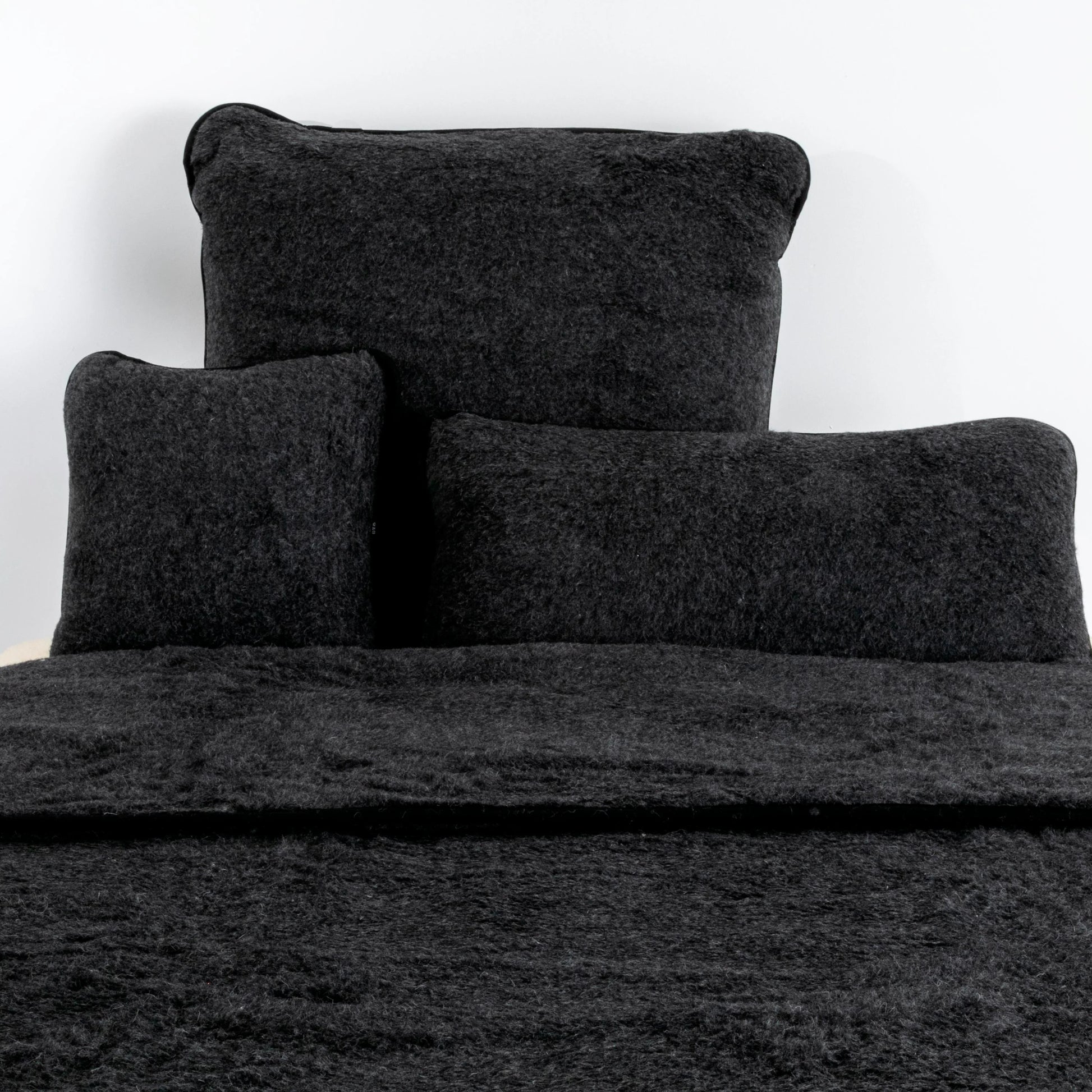 Merino Wool Quilt - Black 135 x 200cm - Oakavia