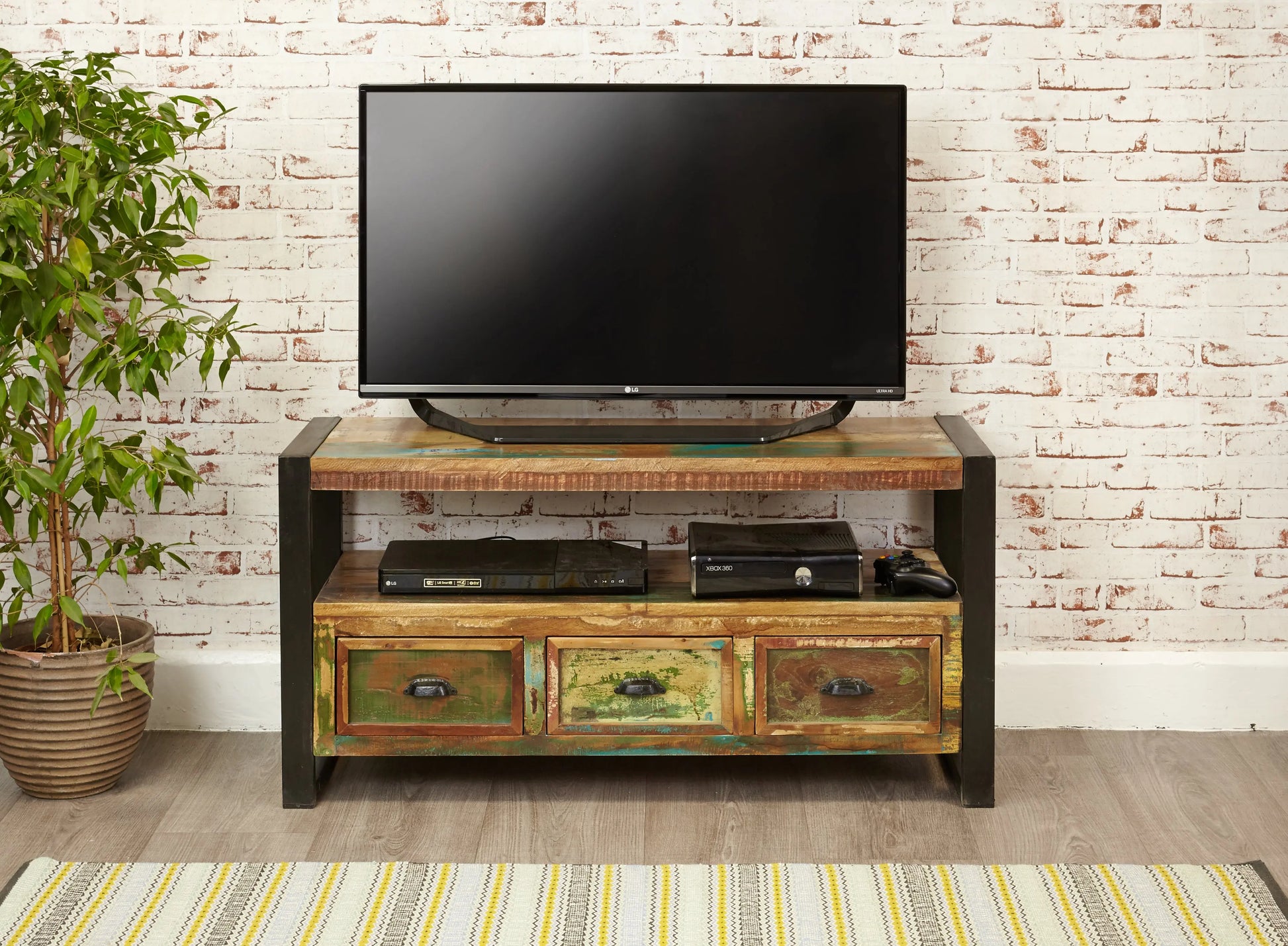 Wood Furniture UK - Shop Urban Chic Television Cabinet - Oakavia