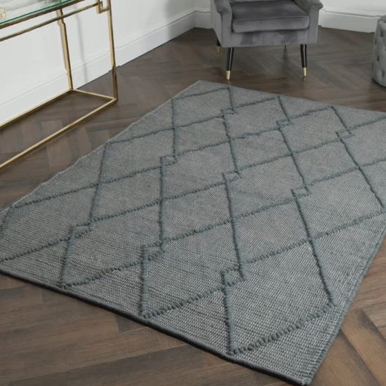 Grey Diamond Pattern Large Wool Rug - 120 x 180cm