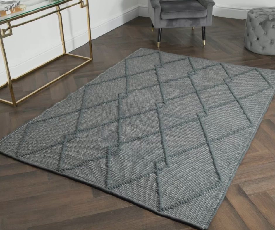 Grey Diamond Pattern Large Wool Rug - 120 x 180cm