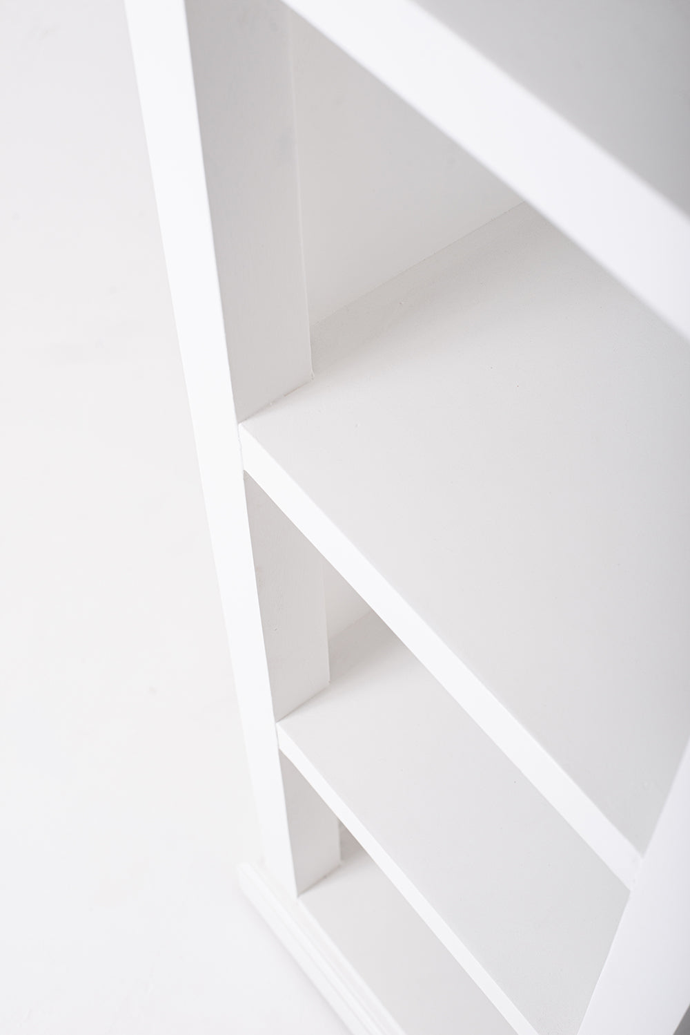 NovaSolo Halifax Classic White Bookshelf - Oakavia