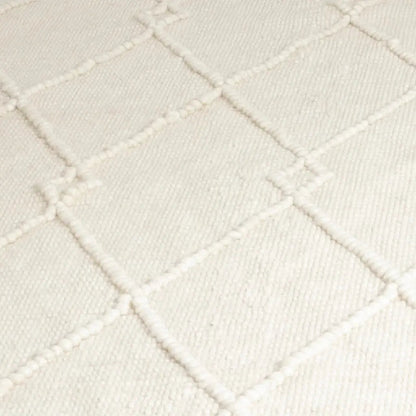 Cream Diamond Pattern Large Wool Rug - 120 x 180cm - Oakavia