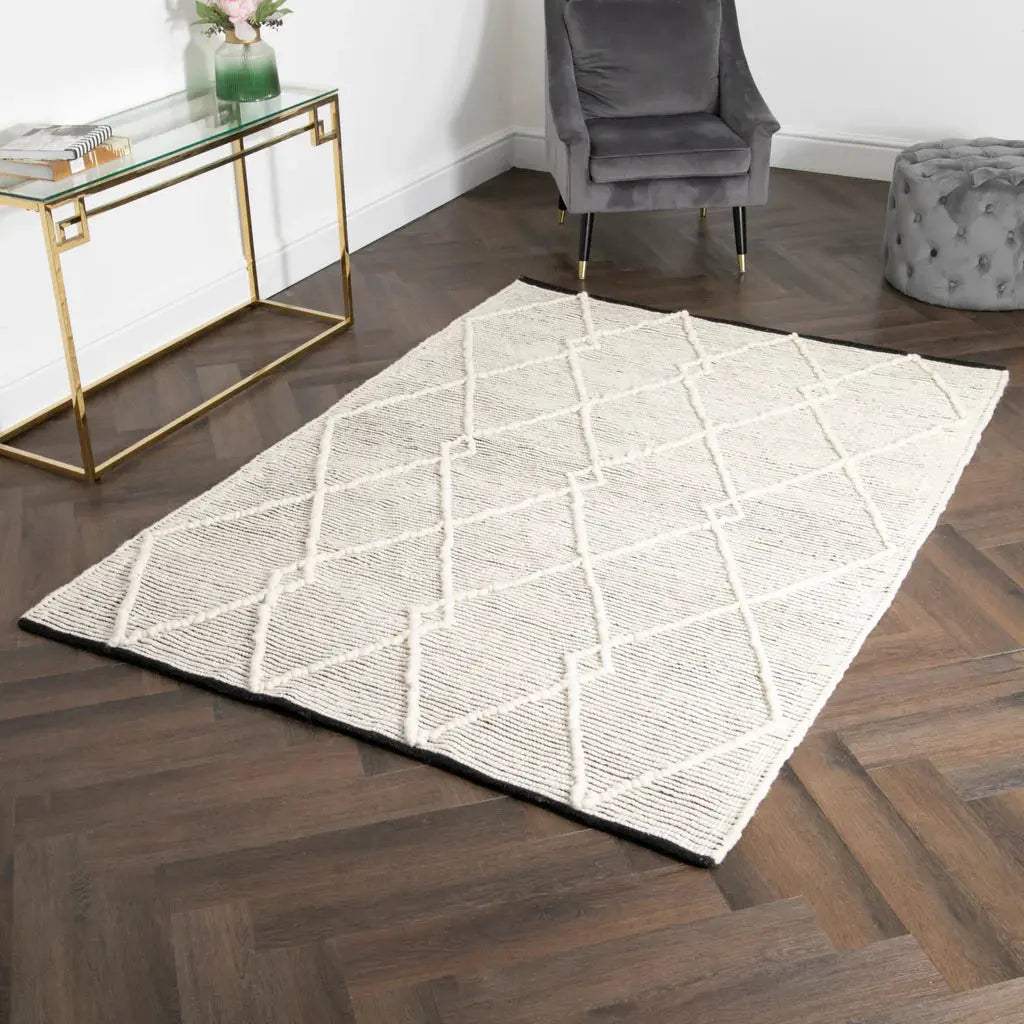 Cream & Black Diamond Pattern Large Wool Rug -  120 x 180cm - Oakavia