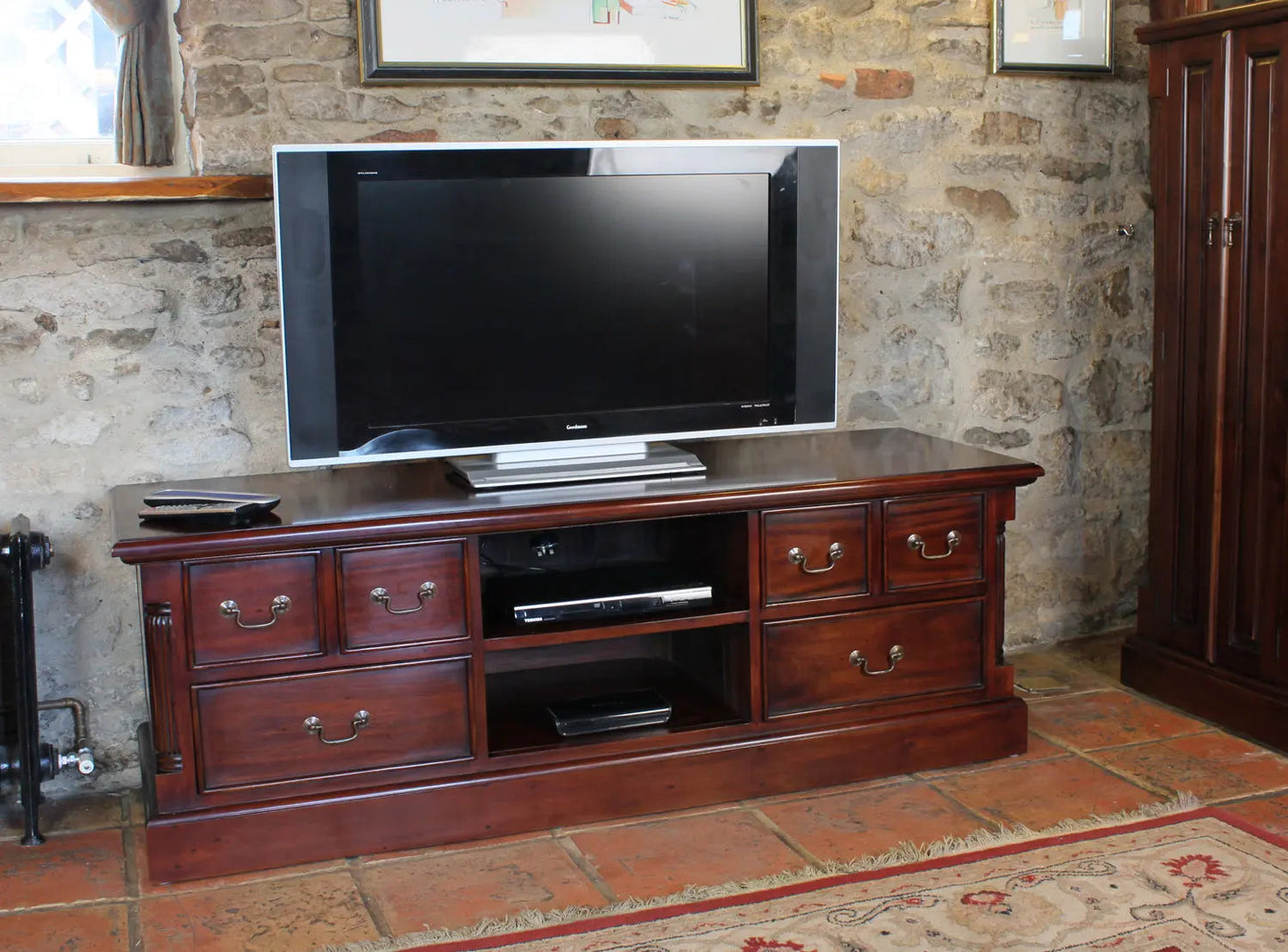 Wood Furniture UK - Shop La Roque Widescreen Television Cabinet - Oakavia