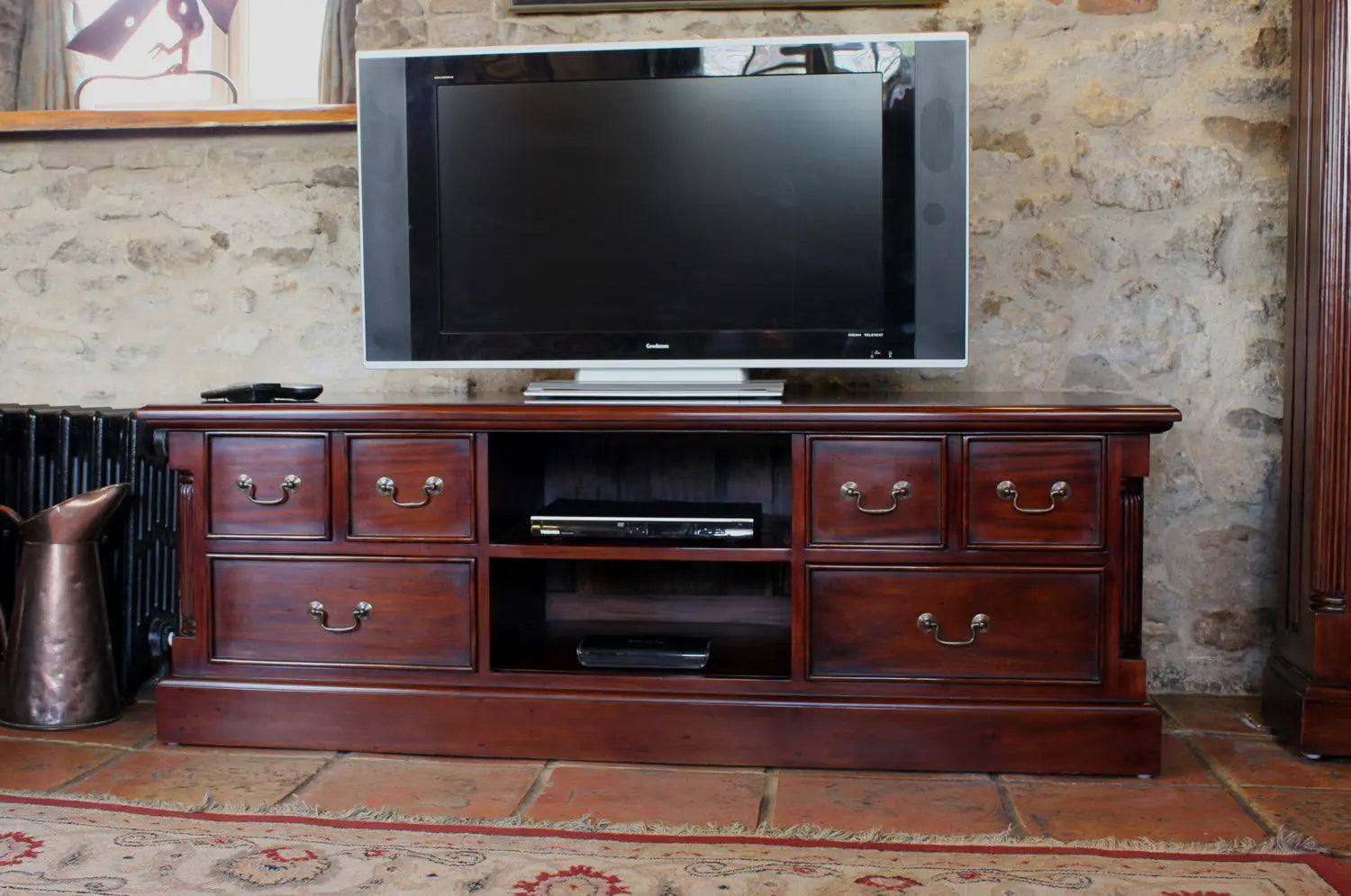 Wood Furniture UK - Shop La Roque Widescreen Television Cabinet - Oakavia