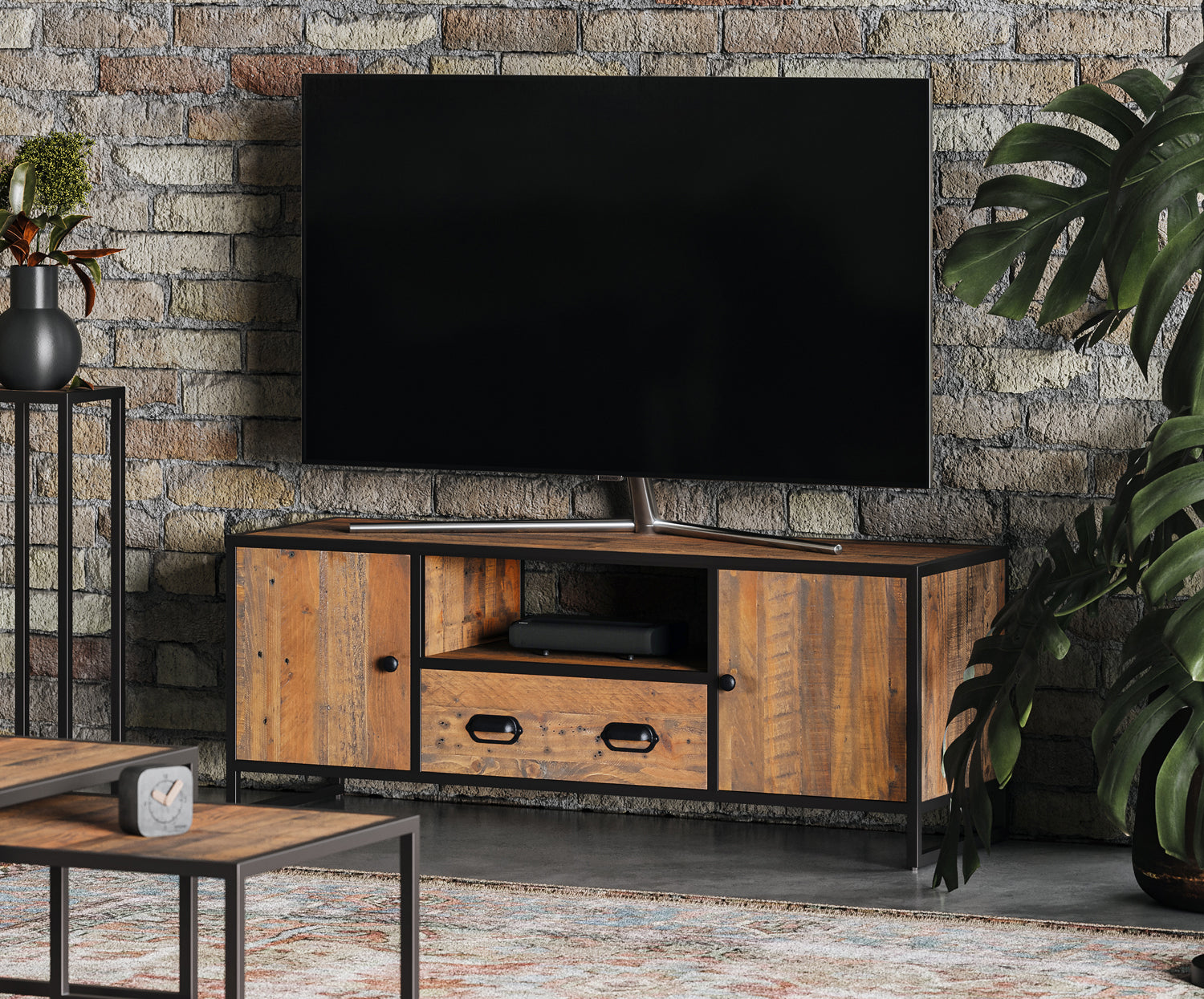 Ooki - Large Widescreen Television Cabinet Baumhaus